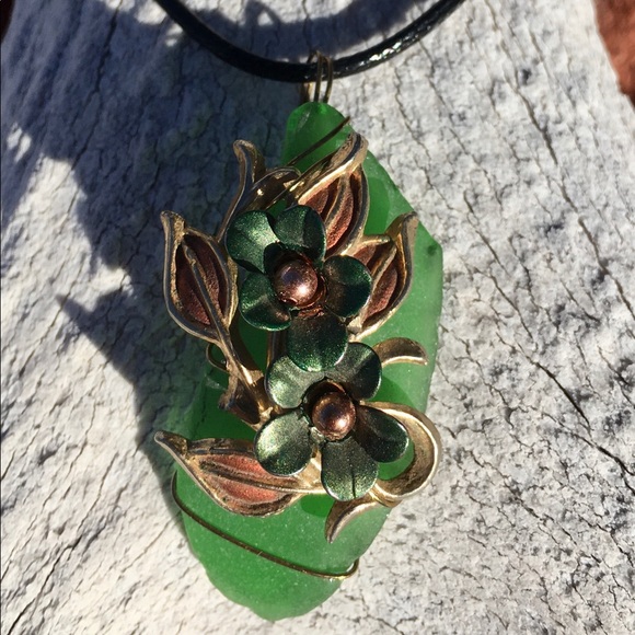 Sea Glass Vintage Jewelry Necklace Green - Picture 8 of 8